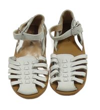 Bílé koženkové páskové sandály vel. 24