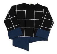 Čierno-biela kockovaná asymetrická mikina