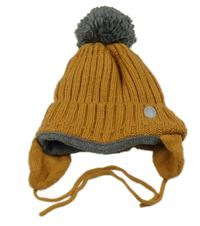 Hořčicová čepice s bambulí