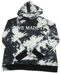 Čierno-biela batikovaná mikina s nápisom a kapucňou