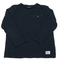 Tmavomodré tričko s vreckom