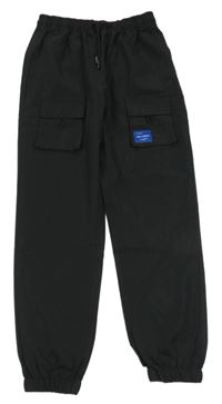 Černé šusťákové cuff kalhoty s kapsami