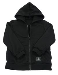 Černá propínací mikina s nášivkou a kapucí