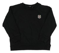 Čierna mikina s nášivkou