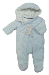 Světlemodrá sametová zateplená kombinéza s medvídkem a kapucí Mothercare