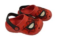 Červené gumové nazouváky so Spidermanem vel. 24