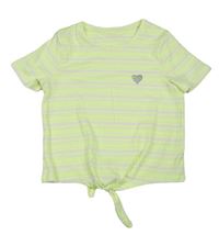 Bielo-neónově zelené pruhované rebrované crop tričko so srdiečkom