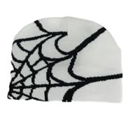 Bielo-čierna pletená čapica s pavučinou