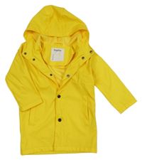 Žlutý nepromokavý kabát s kapucí lupilu