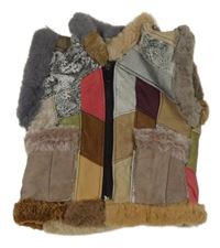 Farebná patchwork semišovo/koženková zateplená vesta s kožešinou