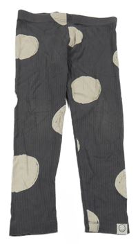 Antracitovo-smotanové rebrované bodkovaná é legíny George