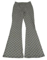 Béžovo-černé vzorované flare legíny 