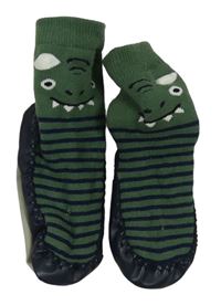 Zeleno-čierne koženkové cápačky s všitými ponožkami s dinosaury vel.22