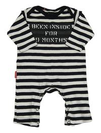 Bílo-černý pruhovaný teplákový overal s nápisem