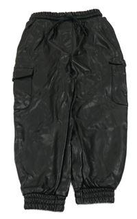 Čierne koženkové cargo cuff nohavice Next