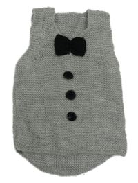 Sivá pletená vesta s motýlkom