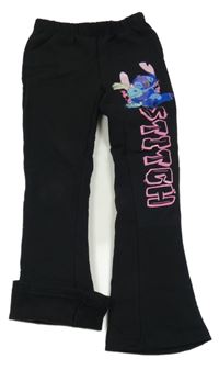 Čierne flare tepláky s nápisom a Stitchem Disney