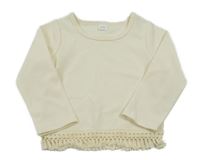 Smetanové vzorované triko s třásněmi 