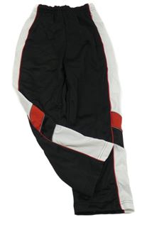 Čierno-bielo-červené športové tepláky