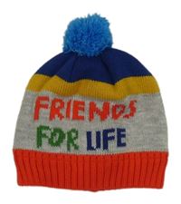 Šedo-barevná čepice s nápisem a bambulí