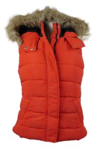 Dámská červená šusťáková zateplená vesta s kapucí F&F