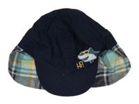 Tmavomodro-kostkovaná kšiltovka se žralokem 