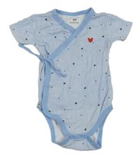 Bielo-svetlomodré pruhované zavinovací body so srdiečkami Kiabi