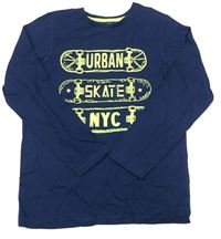 Tmavomodré tričko so skateboardmi  Matalan