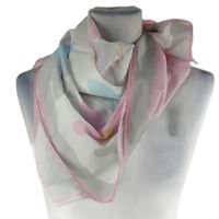 Dámský bílo-barevný květovaný šátek 