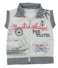 Bielo-tmavomodrá šušťáková slabá vesta s lodí a nápismi a pruhmi a golierikom