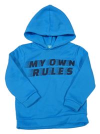 Modrá mikina s nápisom a kapucňou