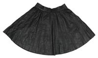 Čierna kolová koženková sukňa Zara