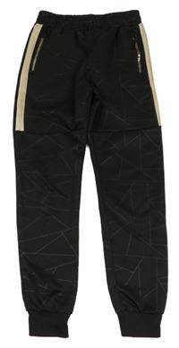 Čierne vzorované športové tepláky s pruhom