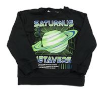 Čierna mikina s planetou