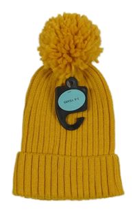 Nové - okrová pletená čapica s brmbolcom M&S