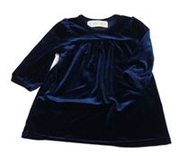 Tmavomodré sametové šaty