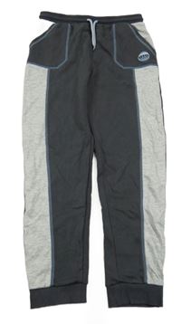 Tmavošedo-šedé tepláky s nášivkou kids