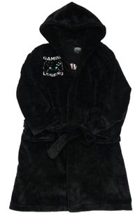 Čierny plyšový župan s ovladačem a kapucňou