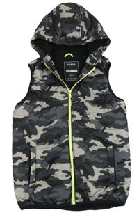 Army prošívaná šusťáková zateplená vesta s kapucí Matalan
