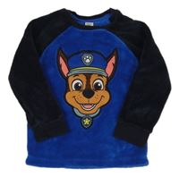 Safírovo-tmavomodrá chlpatá mikina s Chasem C&A