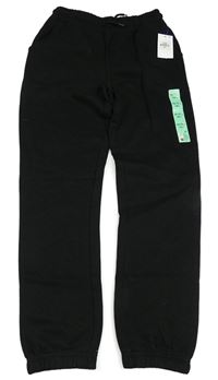 Černé tepláky Primark