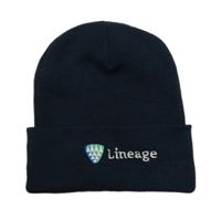 Tmavomodrá pletená čepice s nápisem  