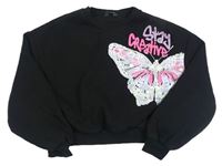 Čierna oversize crop mikina s motýlkom s flitrami a nápismi PRIMARK