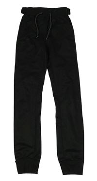 Čierno-biele športové tepláky Zeeman