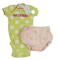 2set - Zelené puntíkaté body s nápisem + světlerůžové květované kraťasy 