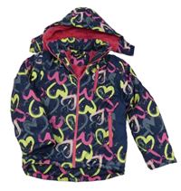 Tmavomodrá šusťáková zimní bunda se srdíčky a kapucí