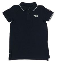Tmavomodré polo tričko s nápisom Chapter Young
