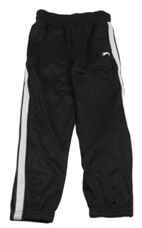Čierne športové nohavice s logom Slazenger