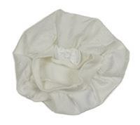 Biely kvetovaný baretka s mašlou