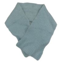 Svetlomodrá rebrovaná chlpatá pletená šál